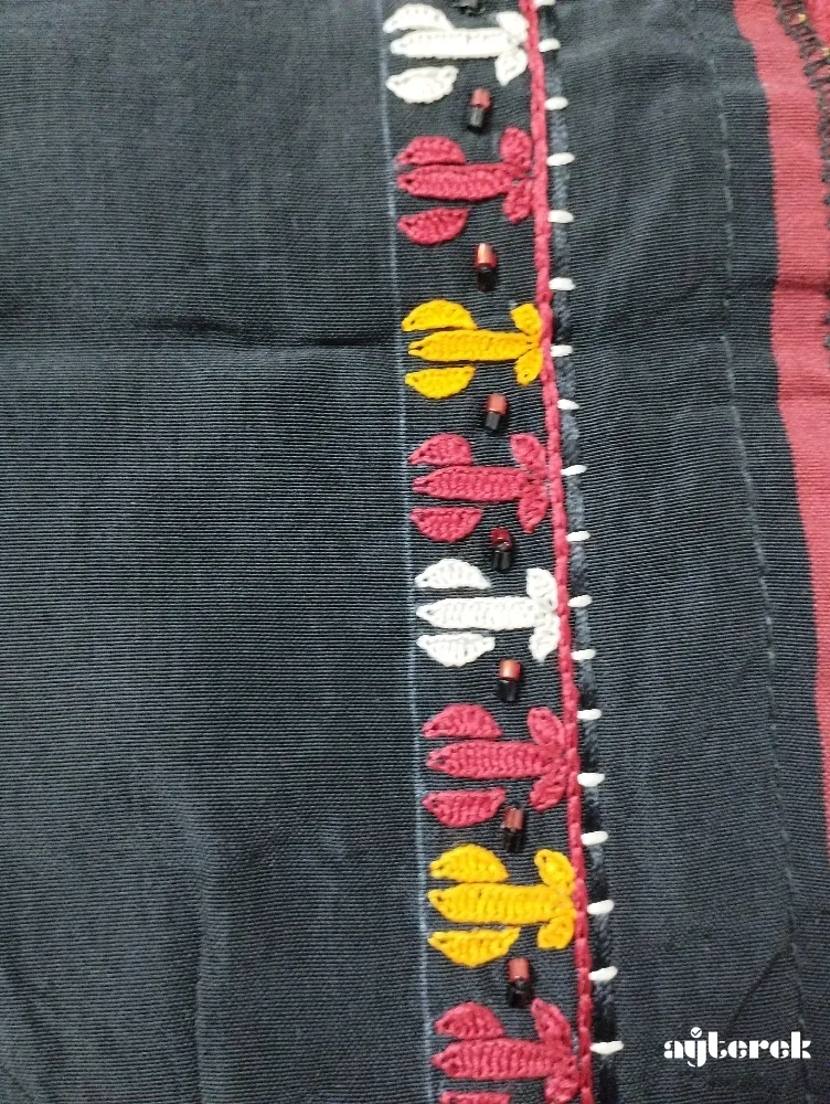 Кеңседе кеуделер бар. Кеңседе кеуделер бар.